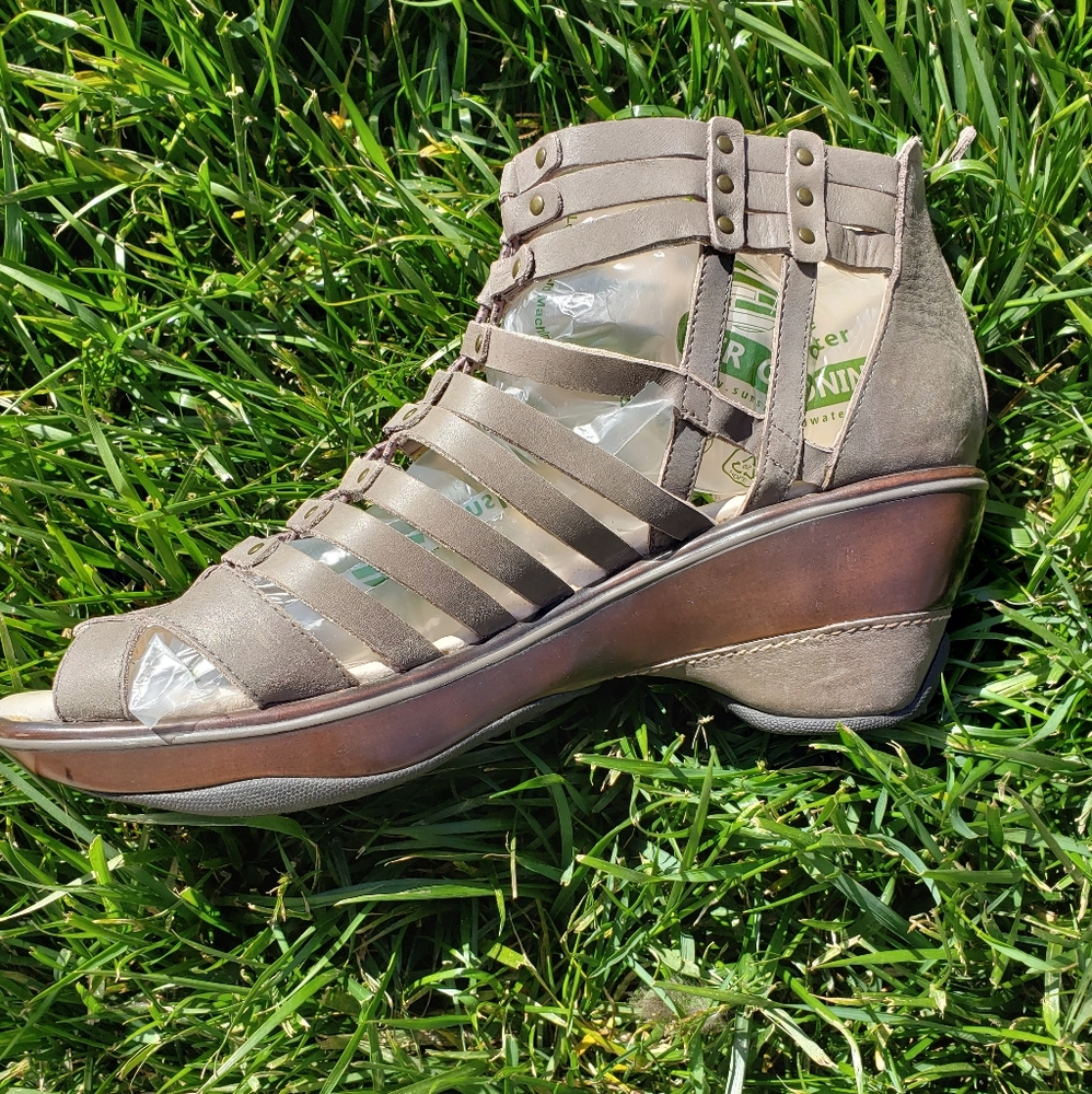 Jambu Brown Gladiator Sandles